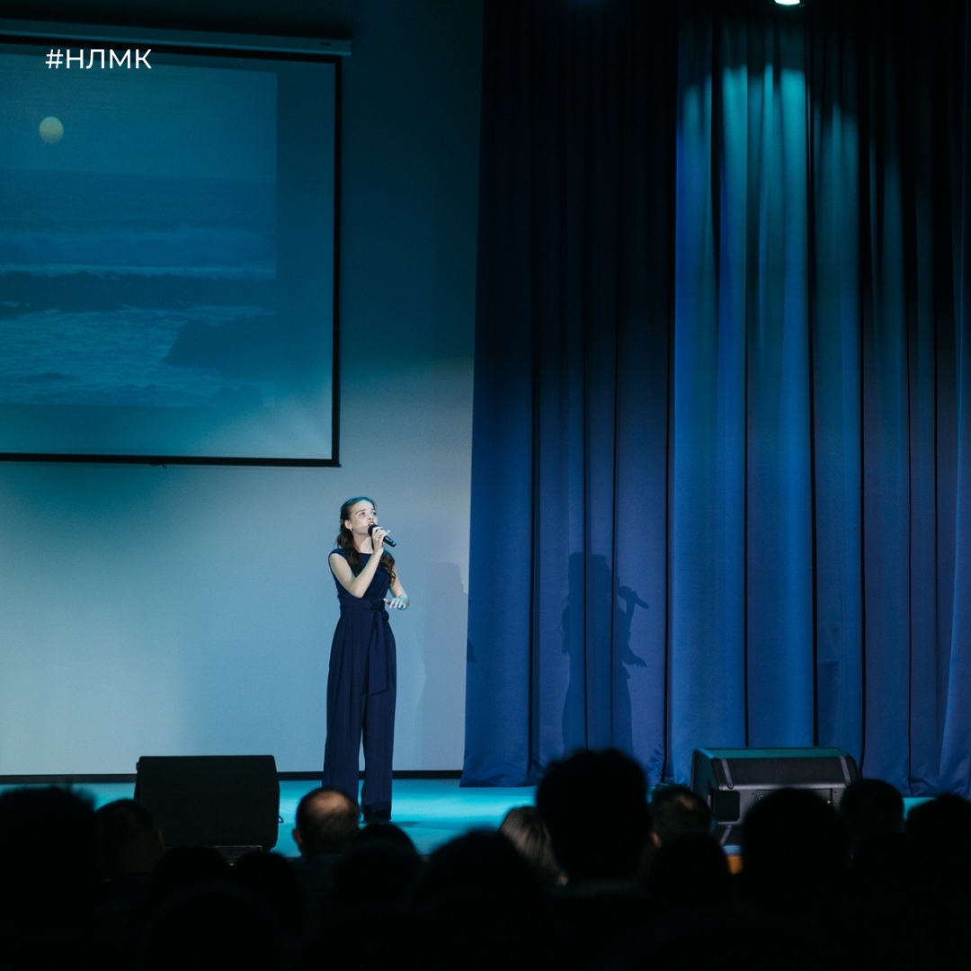 Мы помогли отремонтировать актовый зал на 300 мест в Липецком металлургическом колледже