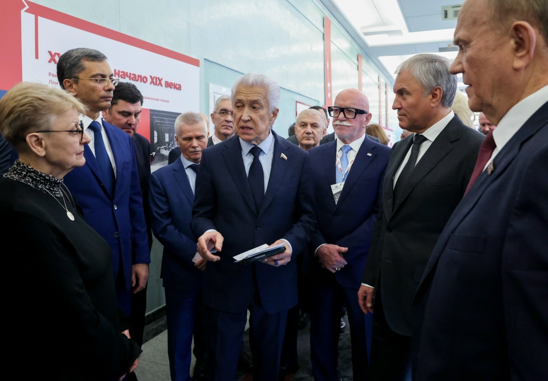 Форма для наших солдат и офицеров должна быть на 100 % отечественной, заявил Председатель ГД.