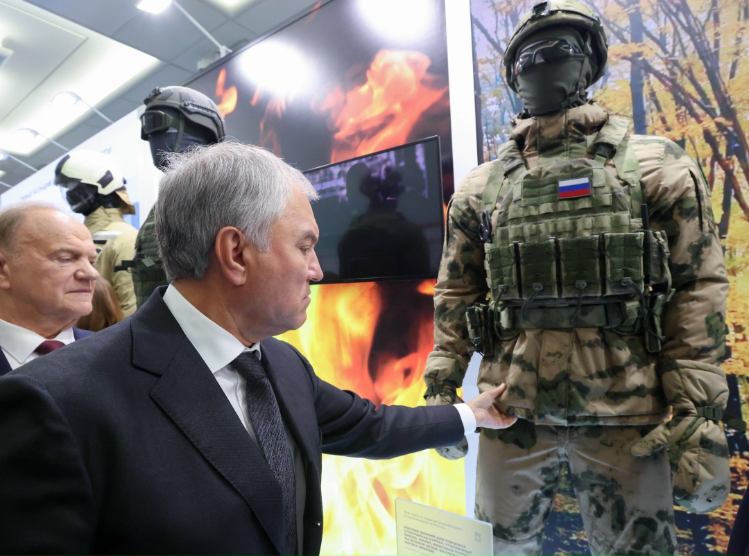 Форма для наших солдат и офицеров должна быть на 100 % отечественной, заявил Председатель ГД.