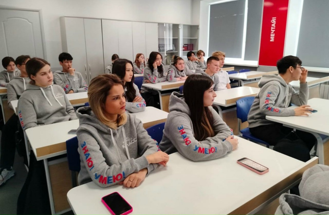 Инвестиции в будущее: как АЛРОСА помогает с выбором профессий школьникам