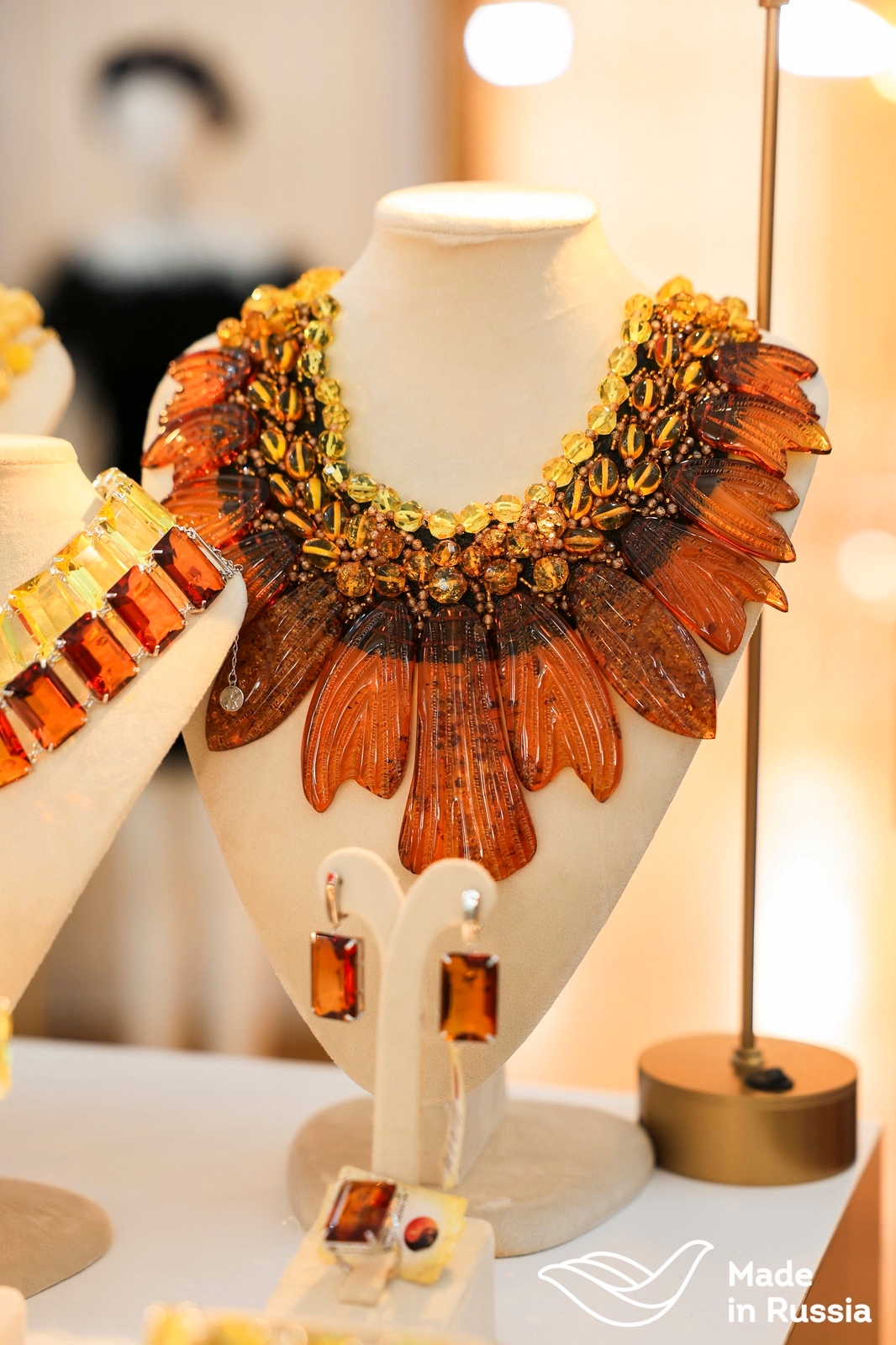 Продукция народных художественных промыслов встречает сегодня гостей на Discover Russia. Мероприятие проходит сегодня впервые в Пекине.