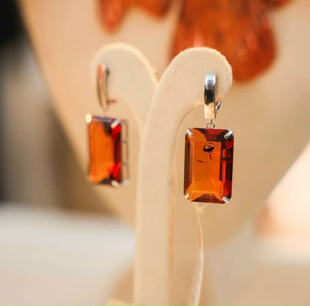 Продукция народных художественных промыслов встречает сегодня гостей на Discover Russia. Мероприятие проходит сегодня впервые в Пекине.