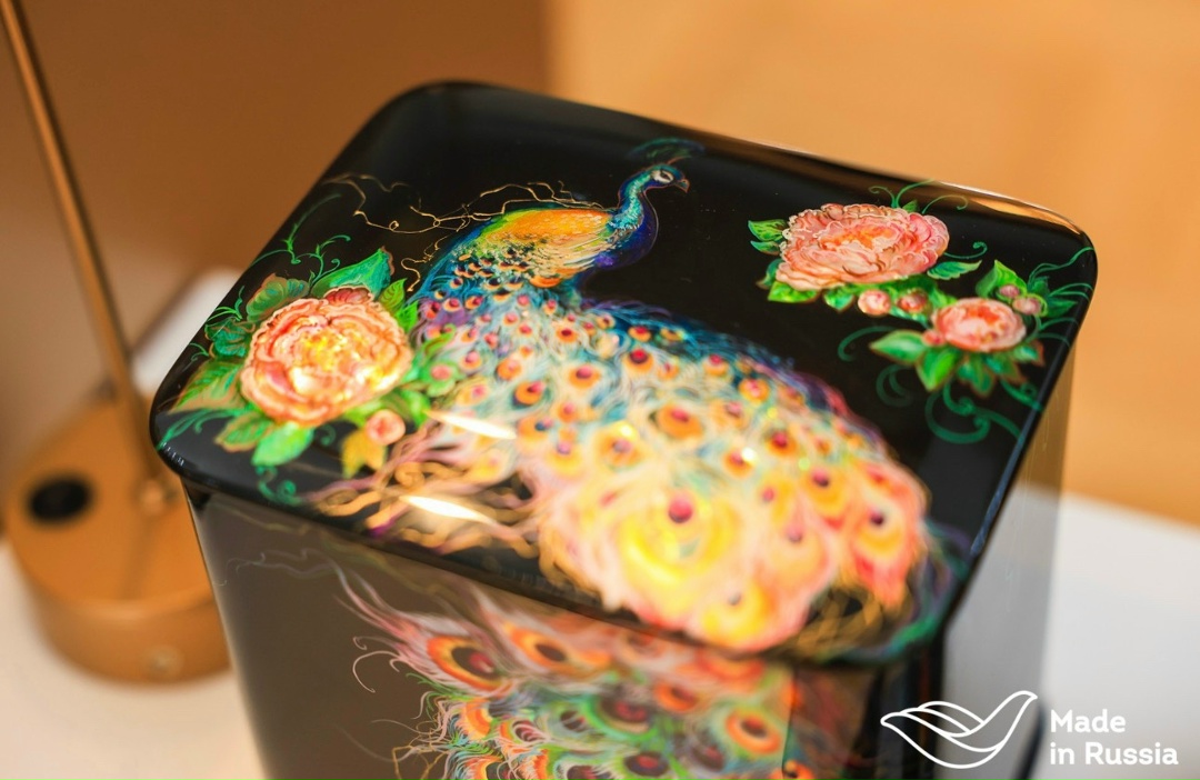 Продукция народных художественных промыслов встречает сегодня гостей на Discover Russia. Мероприятие проходит сегодня впервые в Пекине.