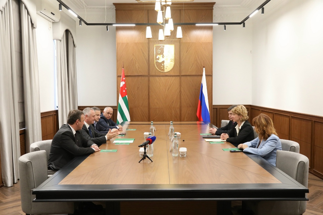 Глава Минсельхоза России Оксана Лут и президент Абхазии Бадра Гунба обсудили развитие взаимодействия стран в АПК.