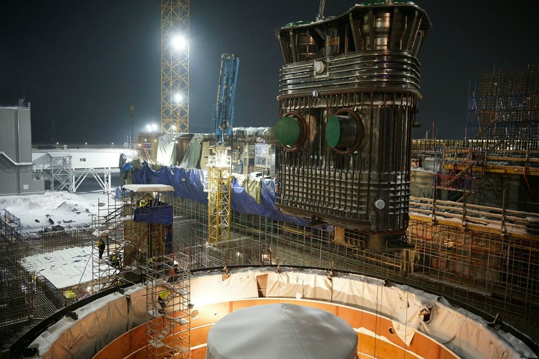 На стройплощадке Опытно-демонстрационного энергокомплекса IV поколения в Северске начался очередной этап монтажа реактора БРЕСТ-ОД-300