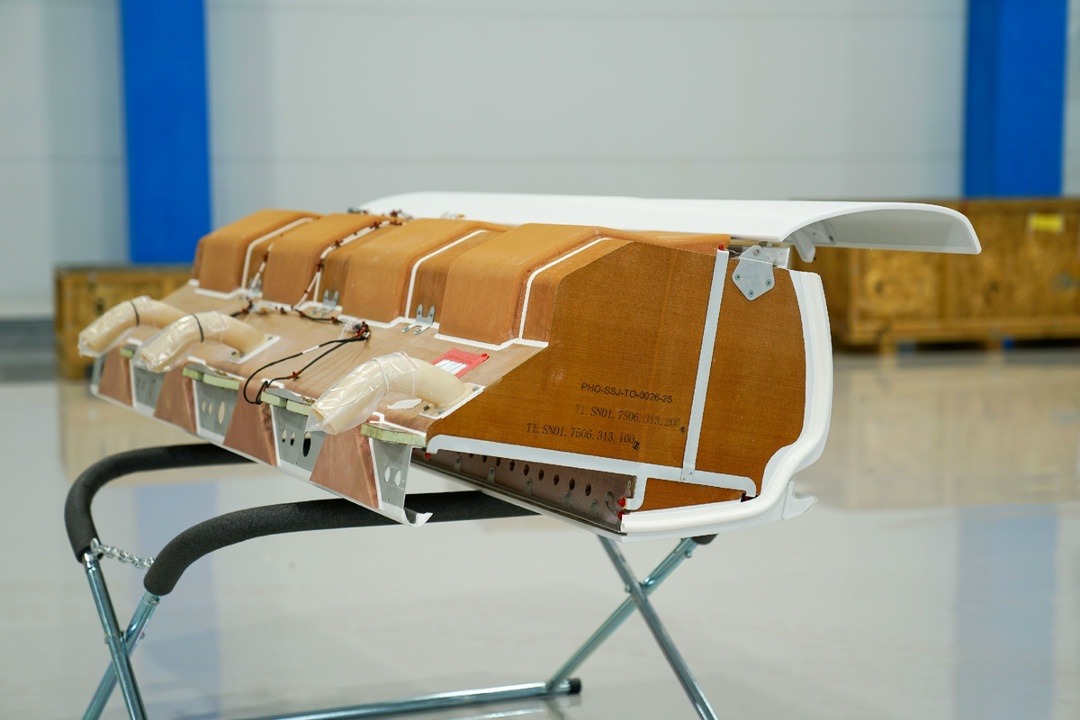 Багажная полка «Суперджета»: какие нагрузки ей посильны?