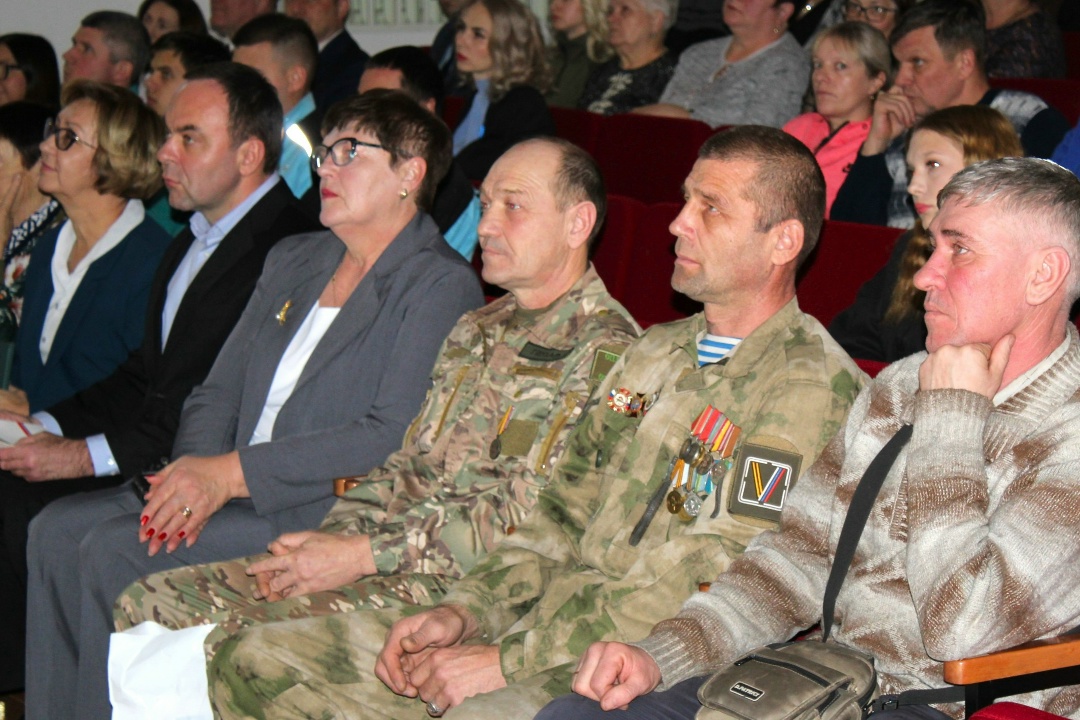 СОЦИАЛЬНОЕ ПАРТНЕРСТВО Администрация Свободненского района отметила вклад компании «Газпром переработка Благовещенск» в развитие сельских школ