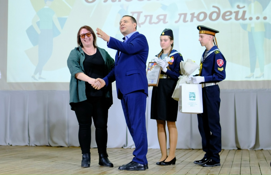 СОЦИАЛЬНОЕ ПАРТНЕРСТВО Администрация Свободненского района отметила вклад компании «Газпром переработка Благовещенск» в развитие сельских школ