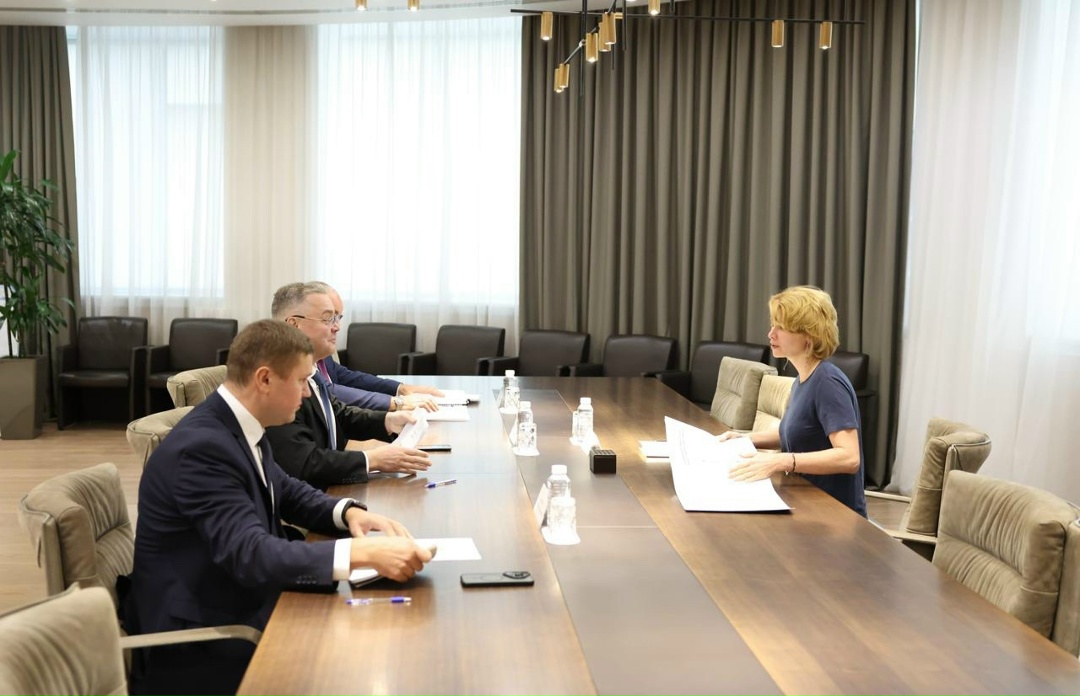 Оксана Лут и глава Ставропольского края Владимир Владимиров обсудили результаты работы регионального АПК