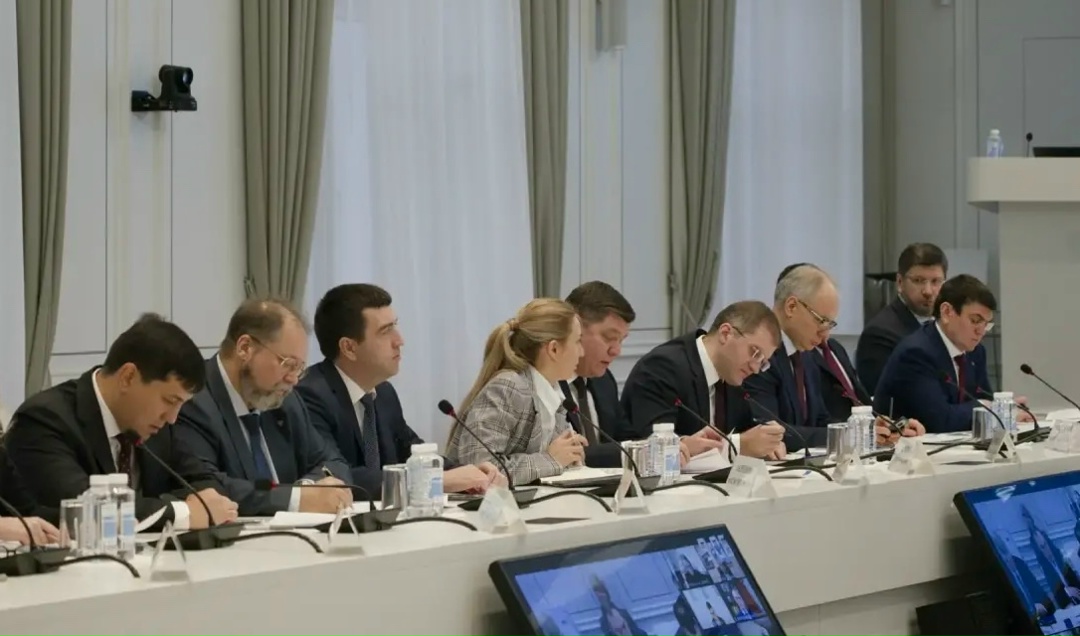 В Минстрое России прошло еженедельное оперативное совещание под председательством Министра строительства и ЖКХ РФ Ирека Файзуллина