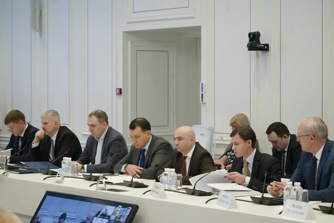 В Минстрое России прошло еженедельное оперативное совещание под председательством Министра строительства и ЖКХ РФ Ирека Файзуллина