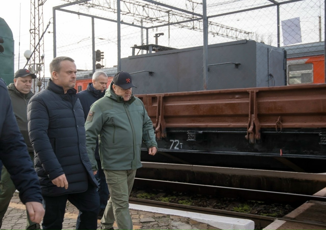 Андрей Никитин посетил железнодорожный вокзал Мелитополя