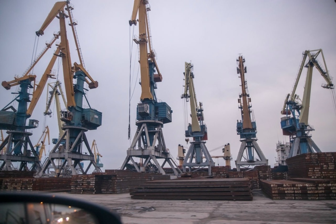 Андрей Никитин ознакомился с модернизацией вокзала и порта Мариуполя