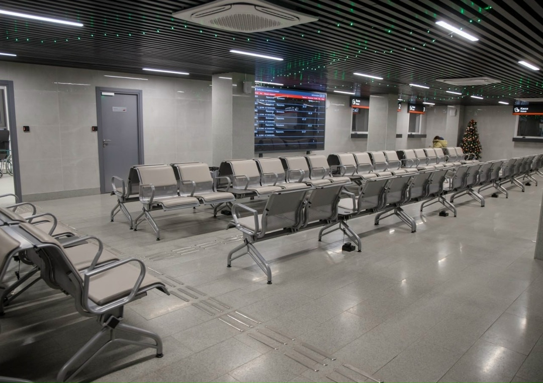 Андрей Никитин ознакомился с модернизацией вокзала и порта Мариуполя