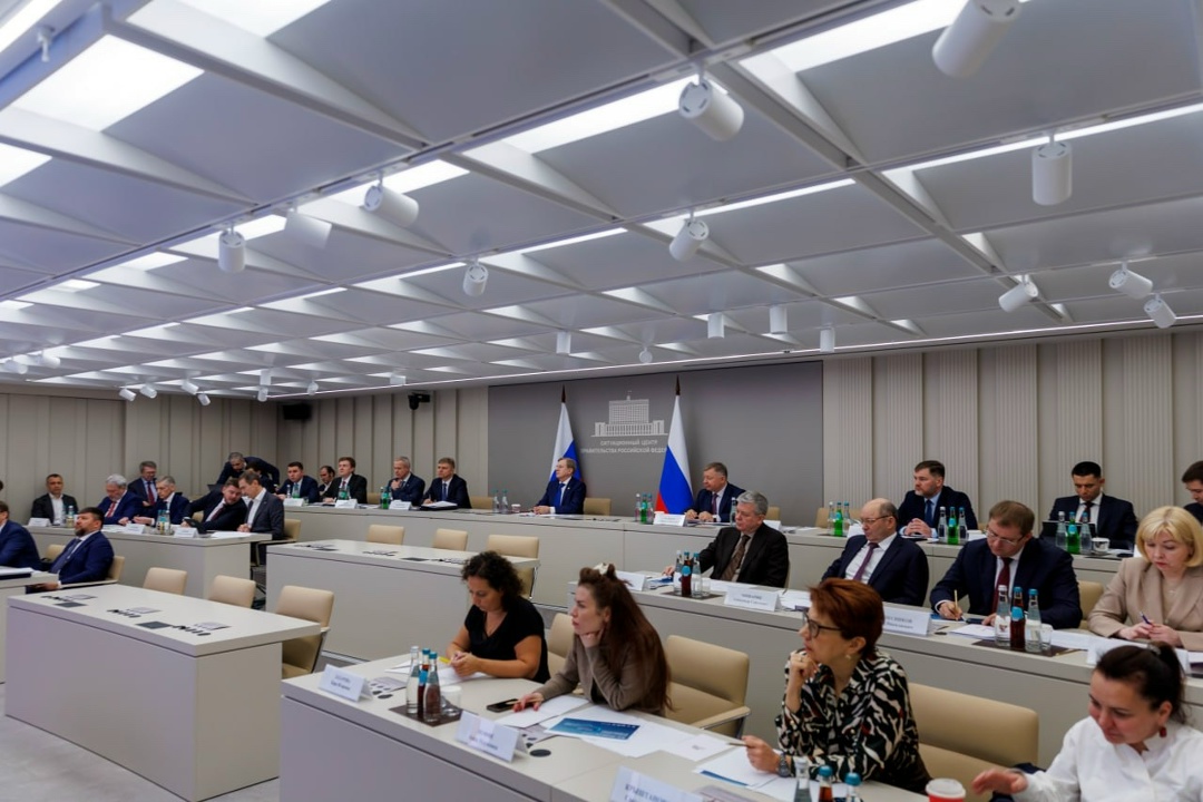 Виталий Савельев провел совещание по реализации проекта строительства высокоскоростной магистрали Москва – Санкт-Петербург