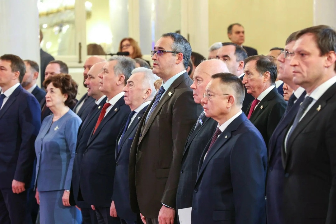 Глава Минстроя России Ирек Файзуллин выступил с докладом на заседании Совета законодателей РФ при Федеральном Собрании РФ