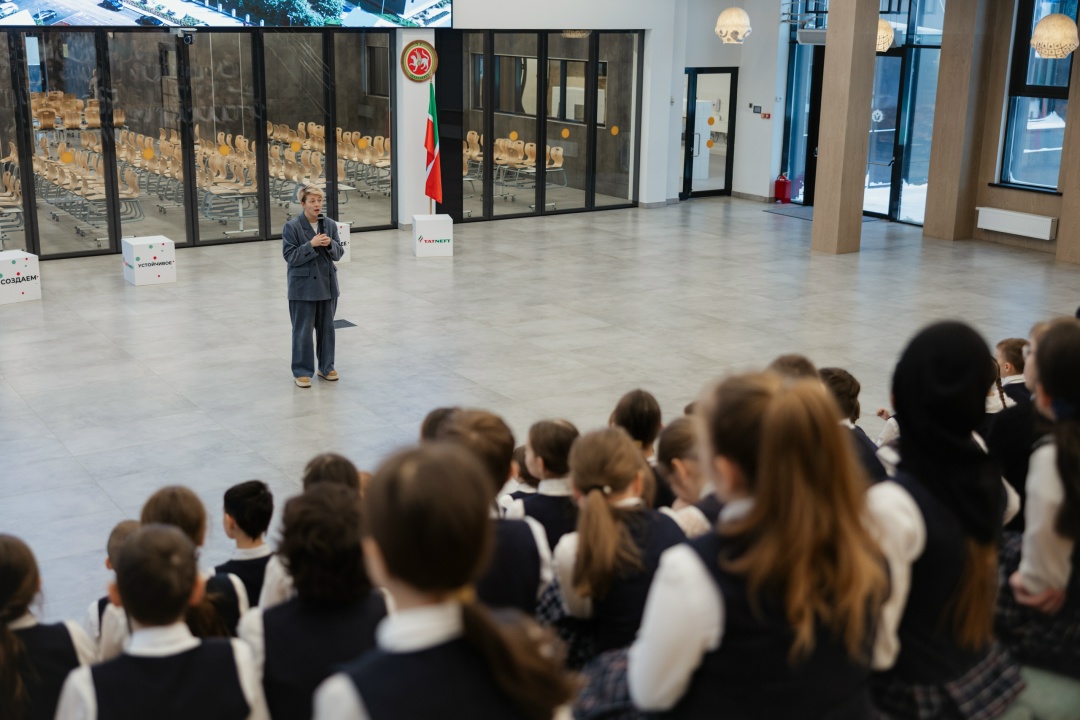 От роботов-экологов до марсианских нефтяников: дети рисуют профессии будущего