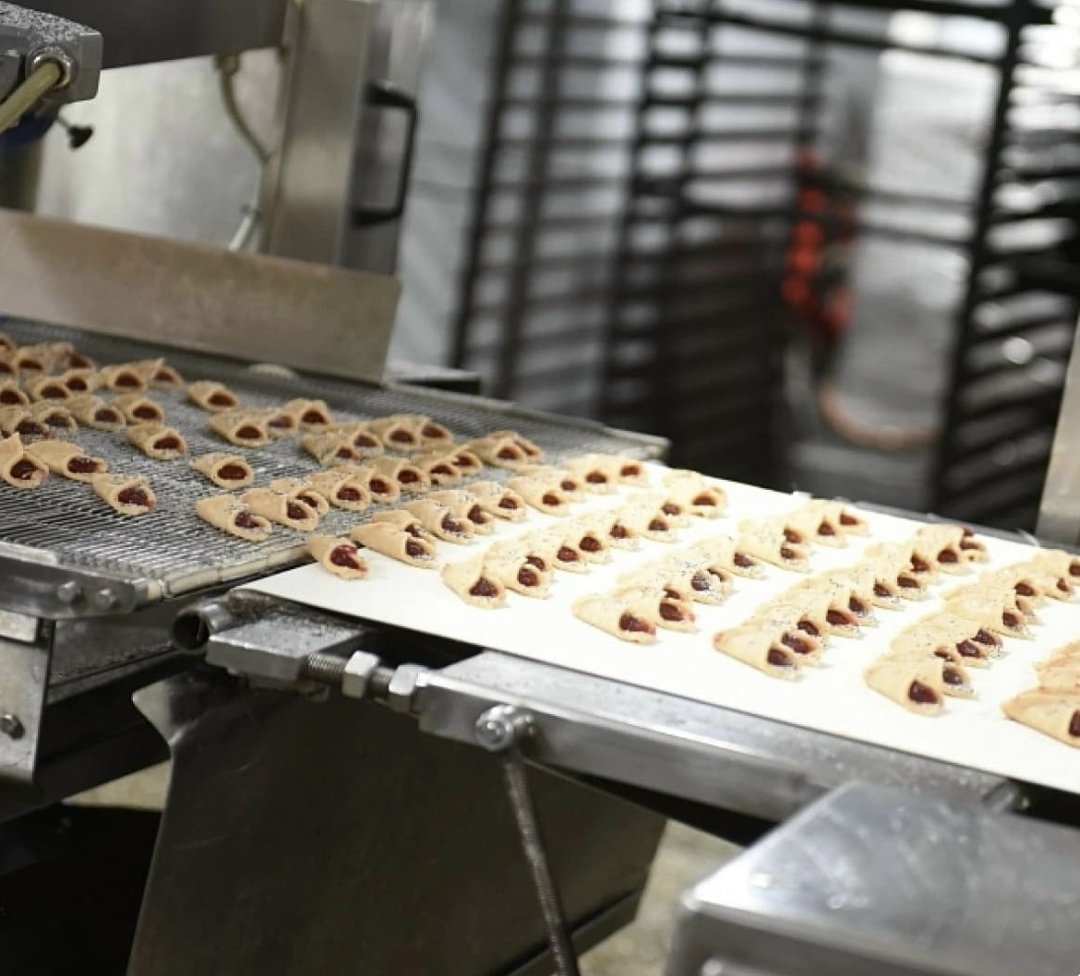 Производитель мягких вафель «Акульчев» выкупил челябинскую кондитерскую фабрику «Колос»