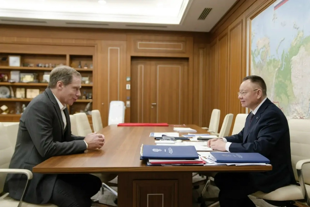 Министр строительства и ЖКХ РФ Ирек Файзуллин провел рабочую встречу с председателем Комитета Совета Федерации по экономической политике Андреем Кутеповым