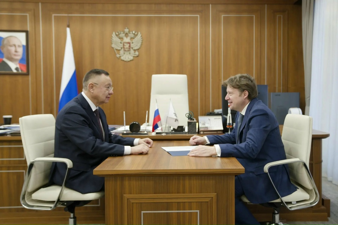 Глава Минстроя России Ирек Файзуллин провел рабочую встречу с президентом Национального объединения строителей (НОСТРОЙ) Антоном Глушковым