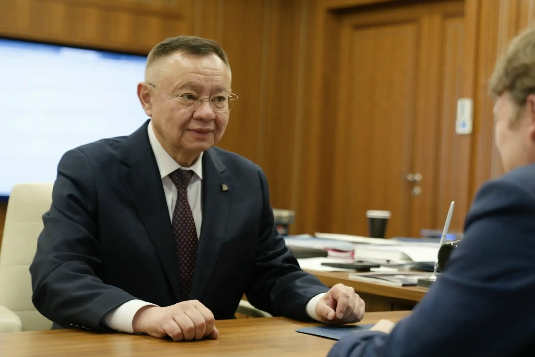 Глава Минстроя России Ирек Файзуллин провел рабочую встречу с президентом Национального объединения строителей (НОСТРОЙ) Антоном Глушковым