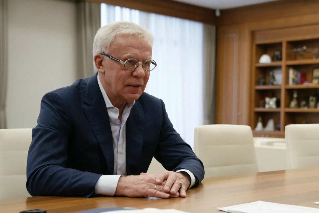 Глава Минстроя России Ирек Файзуллин провел рабочую встречу с первым заместителем председателя Комитета Госдумы по экологии, природным ресурсам и охране…