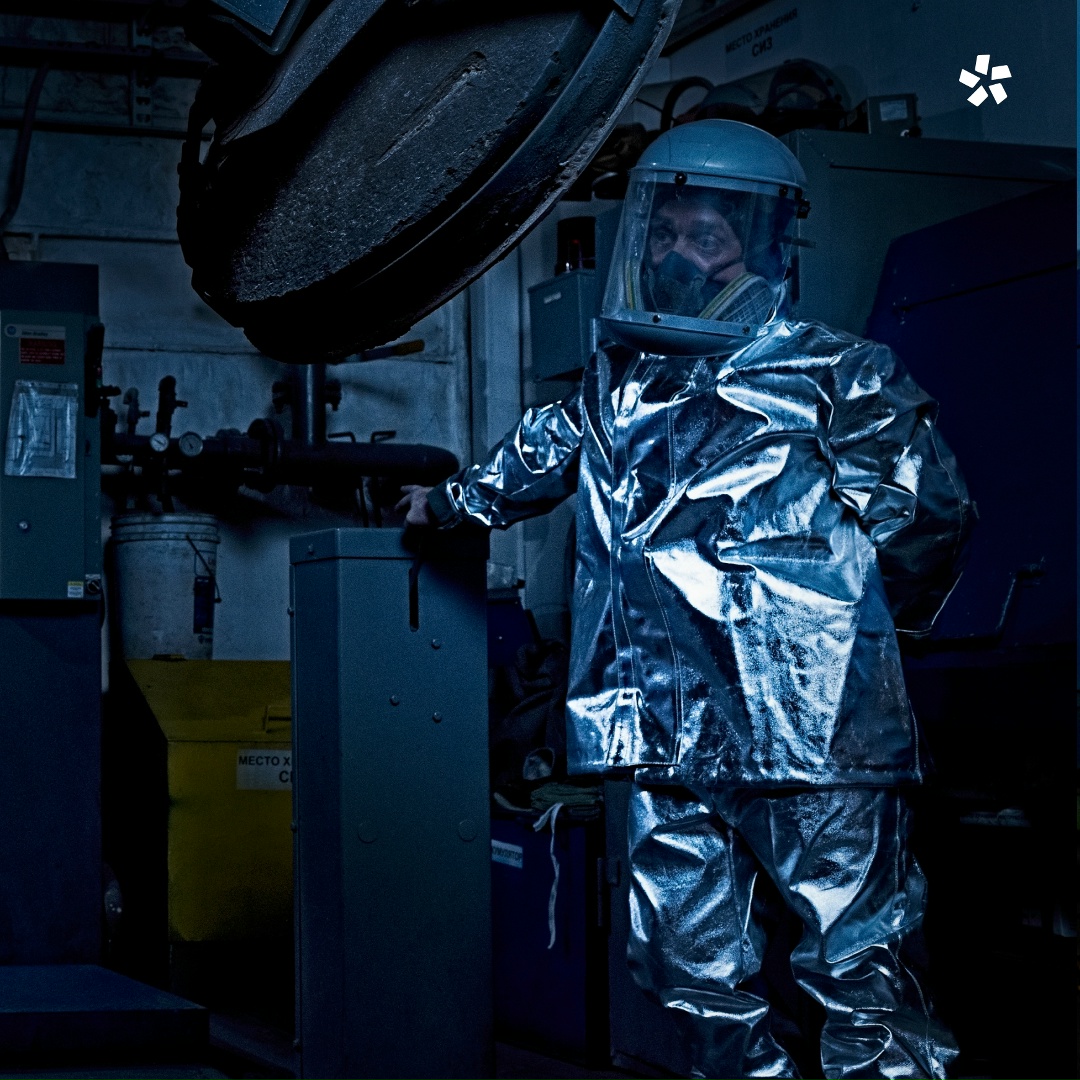 Люди в серебре, которые делают золото.