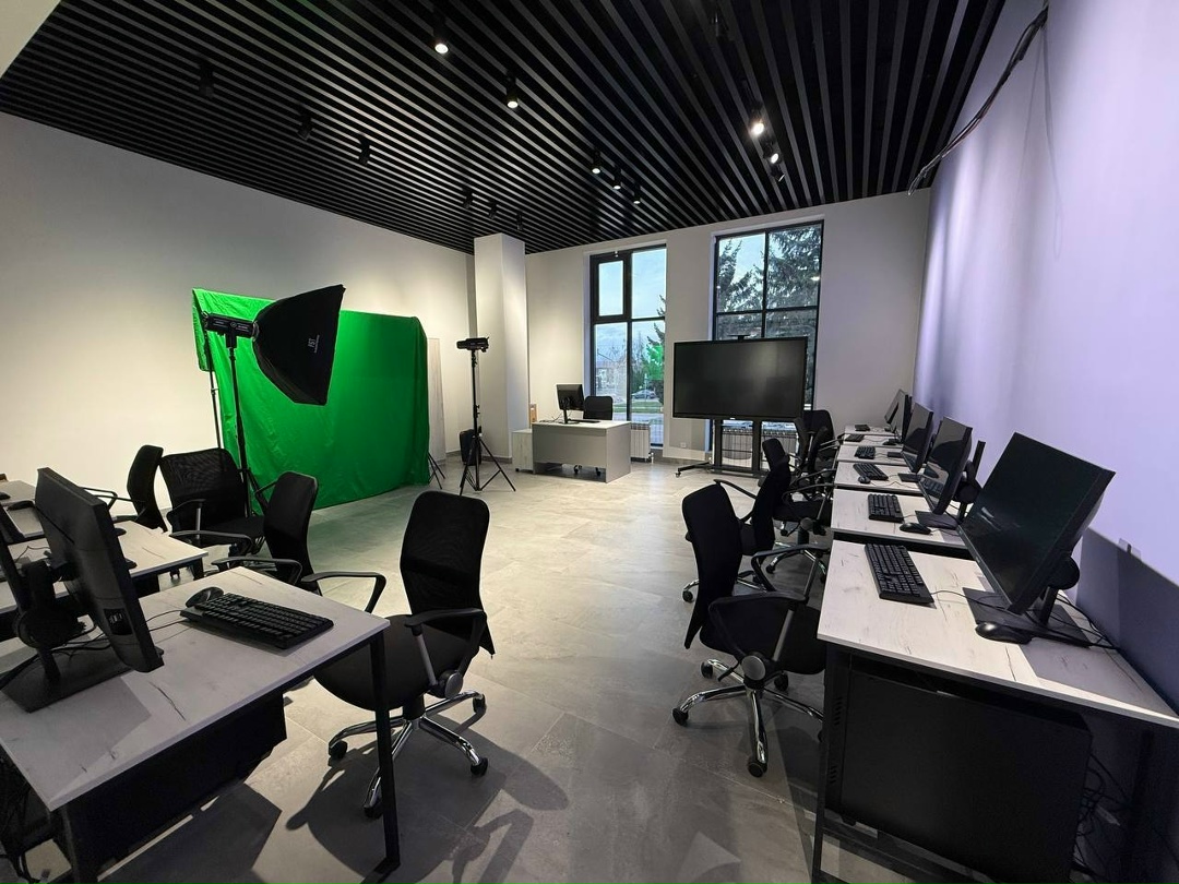 Татьяна Голикова и Ольга Любимова открыли новые объекты культуры в регионах.