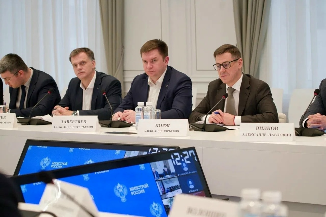 Министр строительства и ЖКХ РФ Ирек Файзуллин провел рабочее совещание, посвященное решению проблем с водоснабжением в Донецкой Народной Республике и развитию…