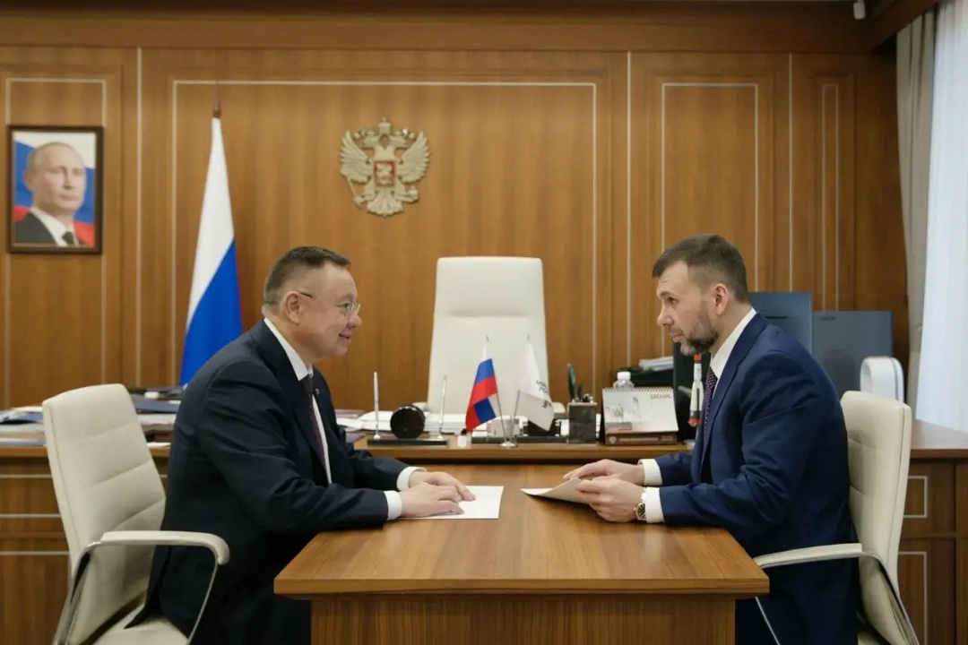 В Минстрое России состоялась рабочая встреча Министра строительства и ЖКХ РФ Ирека Файзуллина с Главой ДНР Денисом Пушилиным
