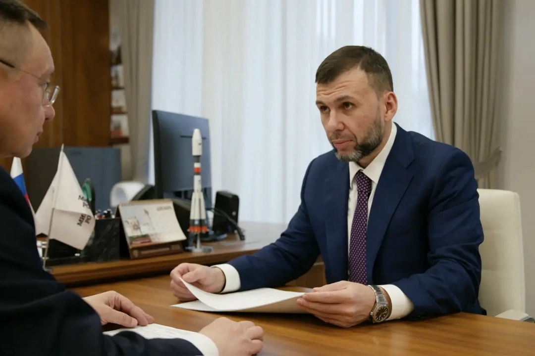 В Минстрое России состоялась рабочая встреча Министра строительства и ЖКХ РФ Ирека Файзуллина с Главой ДНР Денисом Пушилиным