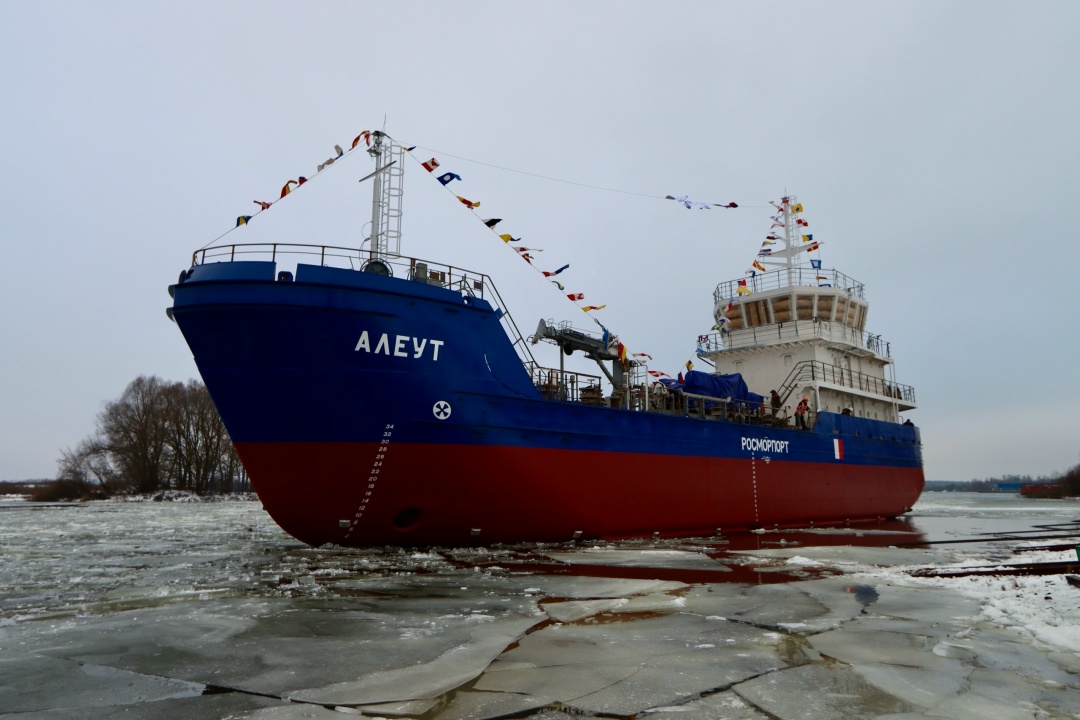 Третье экологическое судно проекта RST38 спущено на воду
