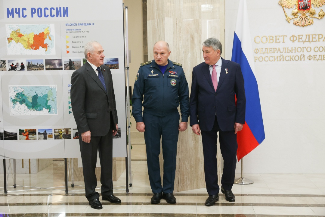 Юрий Воробьёв: Сенаторы высоко ценят работу, которую выполняет МЧС России