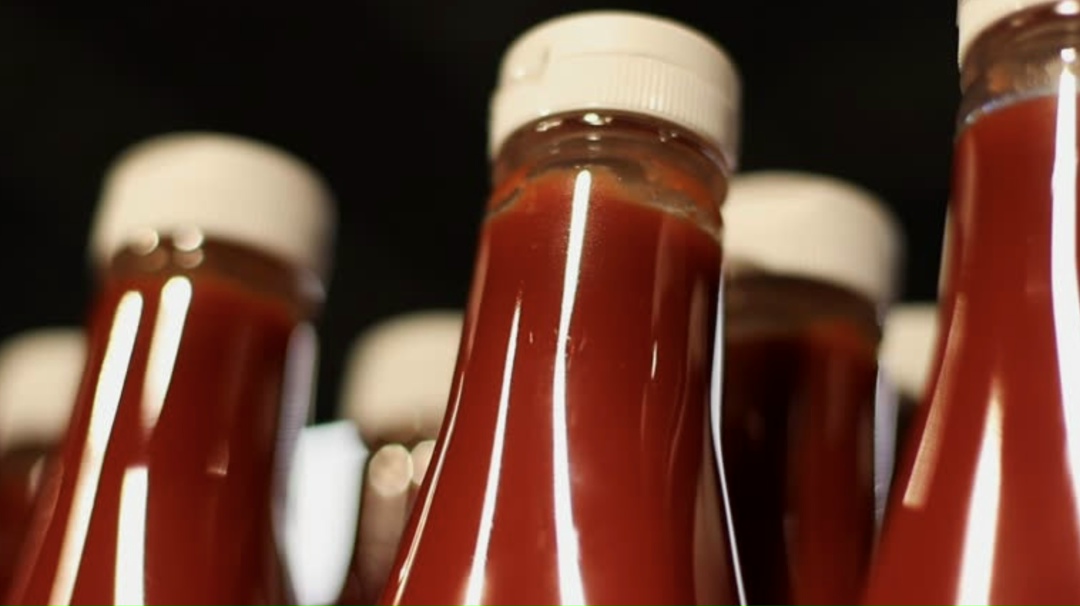 Кетчупы стали единственным растущим сегментом в категории соусов, в январе—ноябре количество новых брендов и производителей увеличилось на 8%, до 156,…