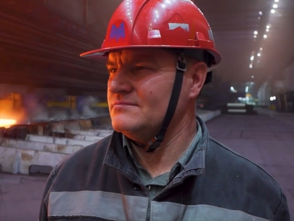 Надёжный тыл, проверенный годами 28 лет на ММК - это не просто стаж, а целая жизнь, связанная с делом и ответственностью