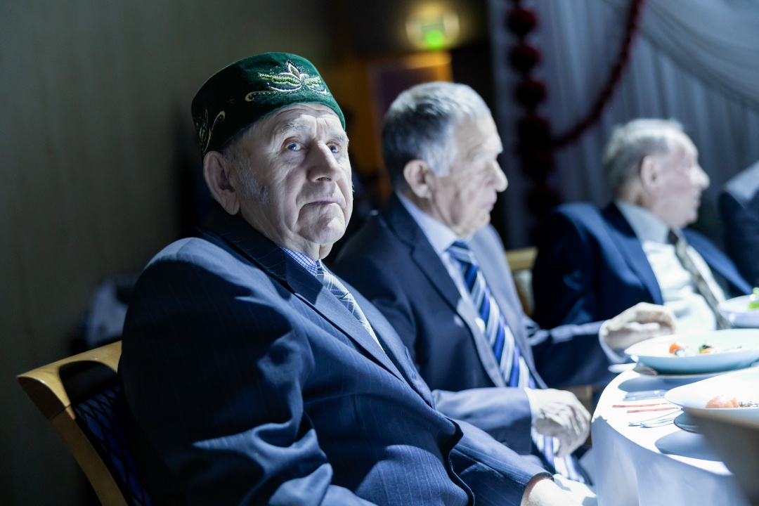 «Живой мост» между эпохами Общественный центр «Алмет» наполнился особым теплом — здесь, в уютной, по-настоящему семейной атмосфере, прошла традиционная…