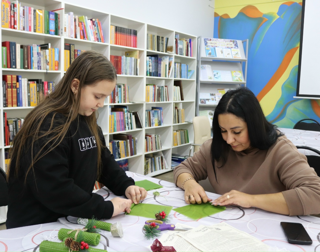 ТВОРЧЕСТВО БЕЗ ГРАНИЦ Компания «Газпром переработка Благовещенск» поддержала благотворительный проект «Творчество без границ»