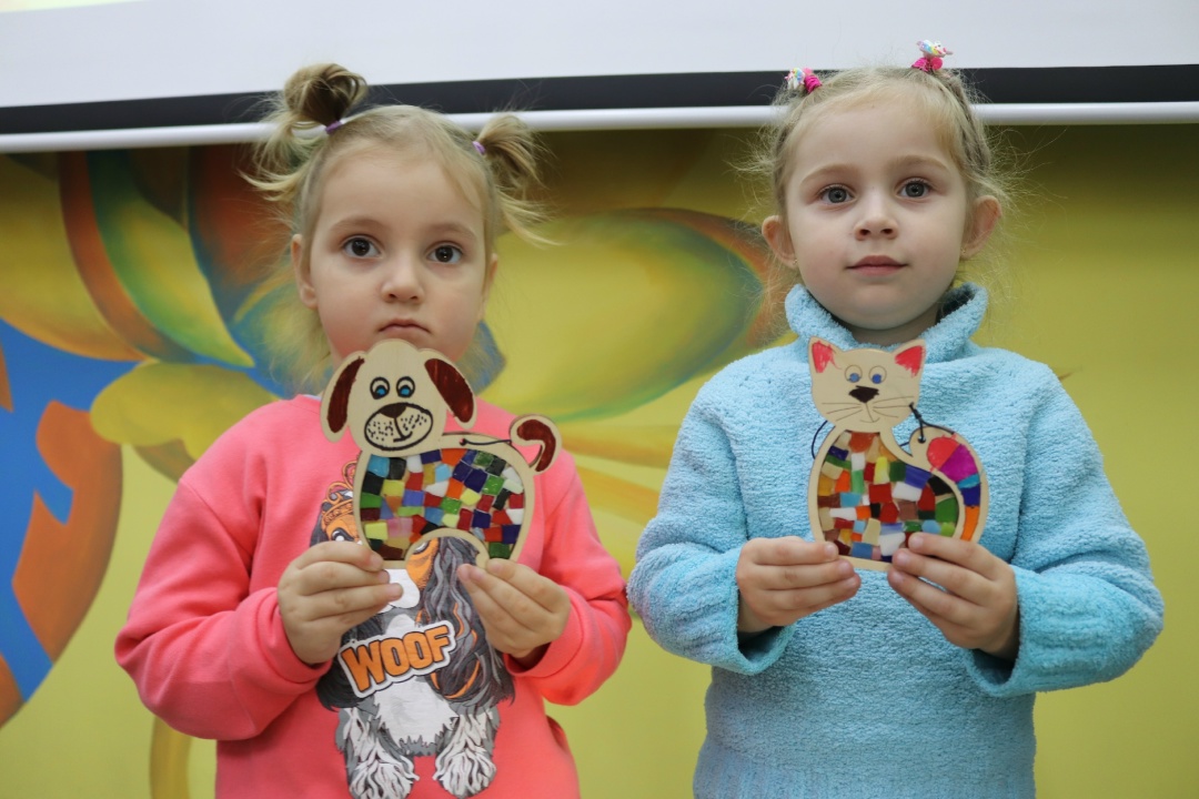 ТВОРЧЕСТВО БЕЗ ГРАНИЦ Компания «Газпром переработка Благовещенск» поддержала благотворительный проект «Творчество без границ»