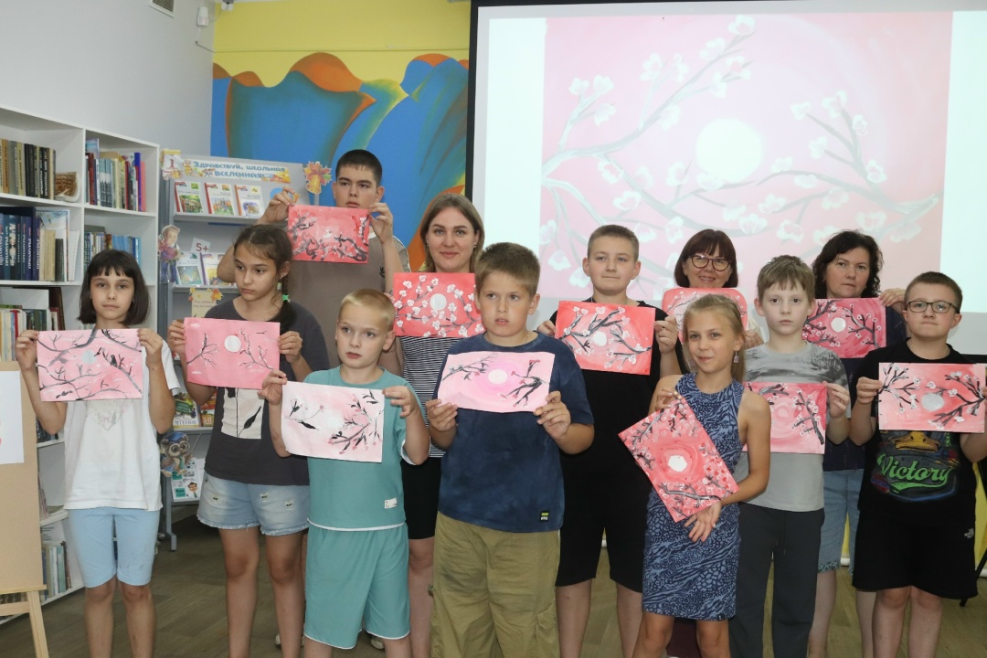 ТВОРЧЕСТВО БЕЗ ГРАНИЦ Компания «Газпром переработка Благовещенск» поддержала благотворительный проект «Творчество без границ»