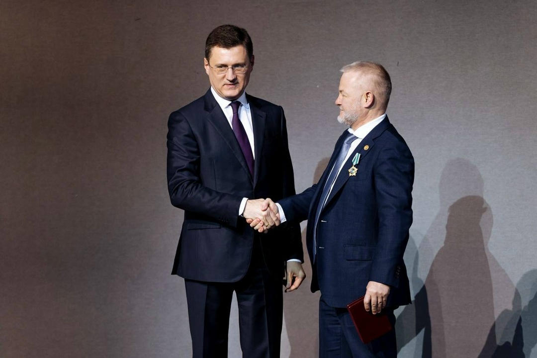 Сергей Цивилев в День энергетика вручил ведомственные награды работникам и ветеранам отрасли