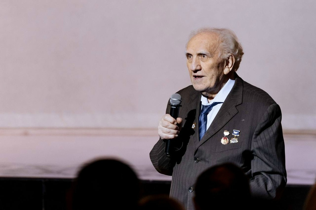 Сергей Цивилев в День энергетика вручил ведомственные награды работникам и ветеранам отрасли