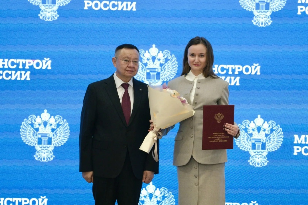 В Минстрое России прошло еженедельное оперативное совещание под председательством Министра строительства и ЖКХ РФ Ирека Файзуллина