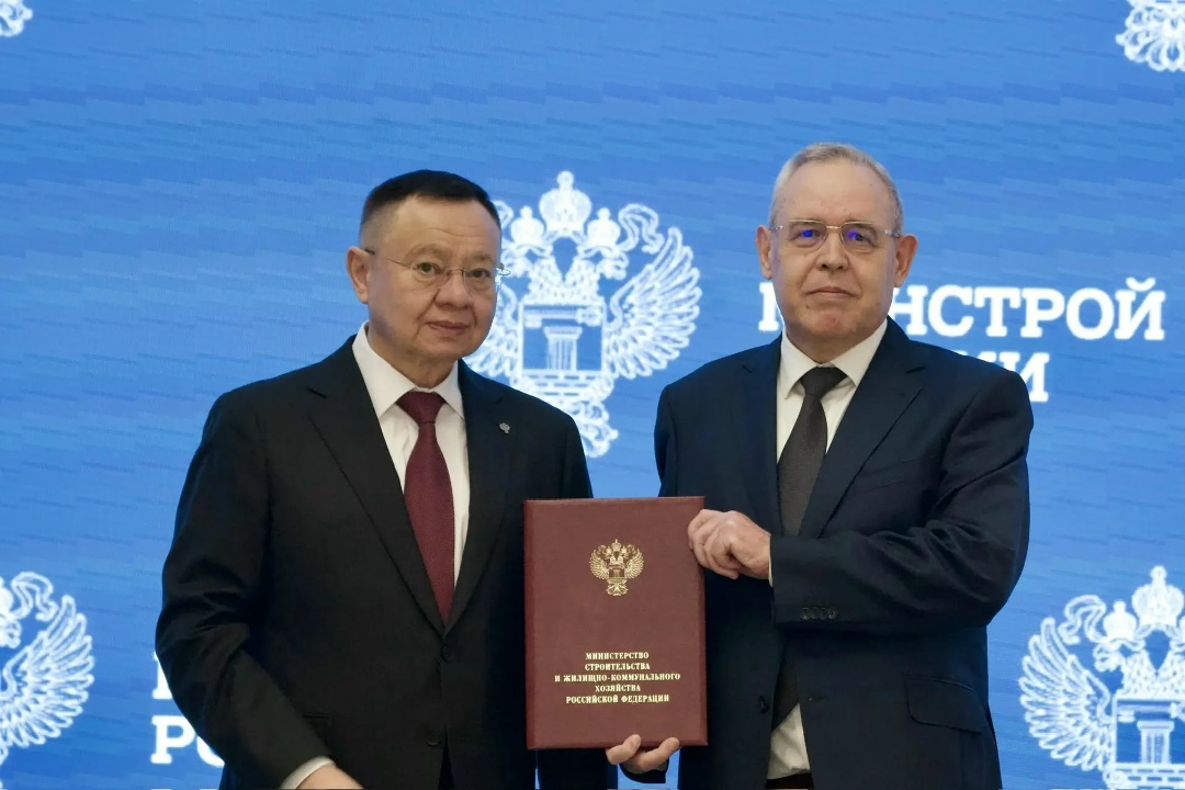 В Минстрое России прошло еженедельное оперативное совещание под председательством Министра строительства и ЖКХ РФ Ирека Файзуллина