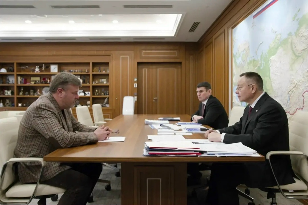 Глава Минстроя России Ирек Файзуллин провел совещание по вопросам внедрения инноваций и создания современной инфраструктуры