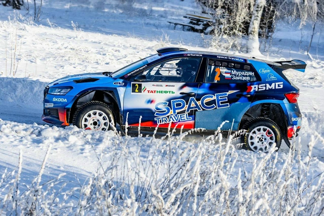 Где вы ещё такое увидите? Ралли прямо между действующими нефтяными качалками и буровыми!