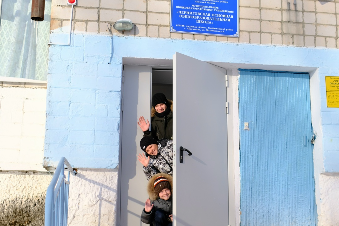 ПОМОЩЬ ШКОЛЕ Компания «Газпром переработка Благовещенск» помогла школе села Черниговка