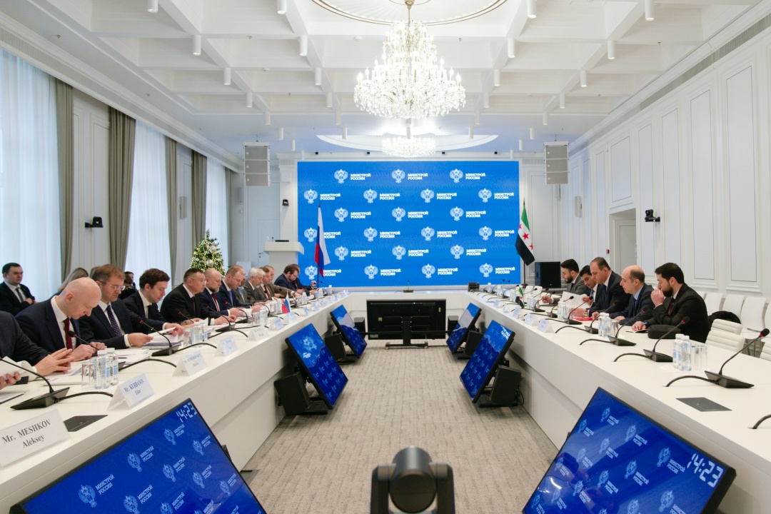 Глава Минстроя России Ирек Файзуллин и глава администрации Президента Сирии Махер Шараа обсудили вопросы российско-сирийского взаимодействия.