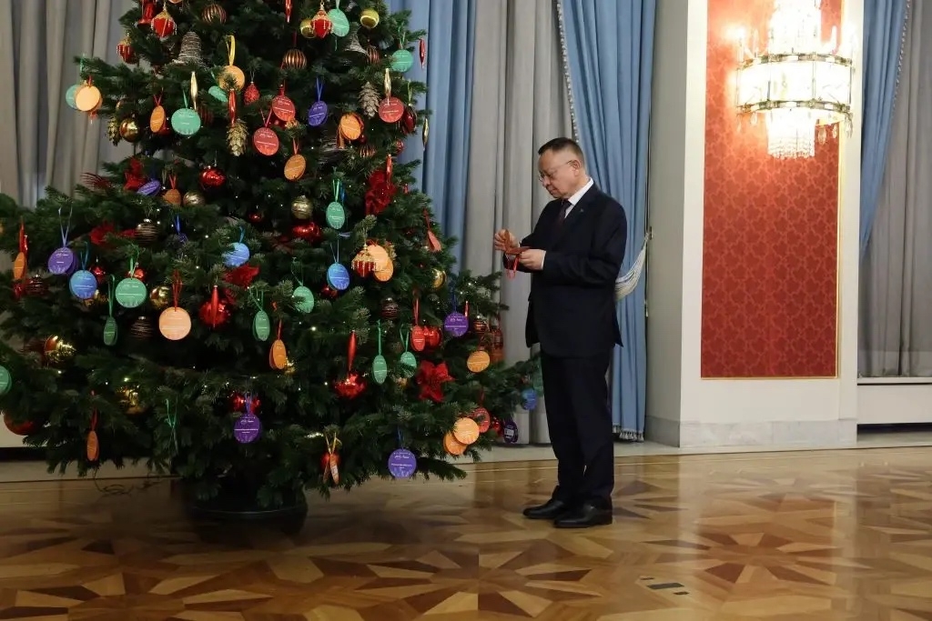 Министр строительства и ЖКХ РФ Ирек Файзуллин принял участие во Всероссийской акции «Елка желаний»