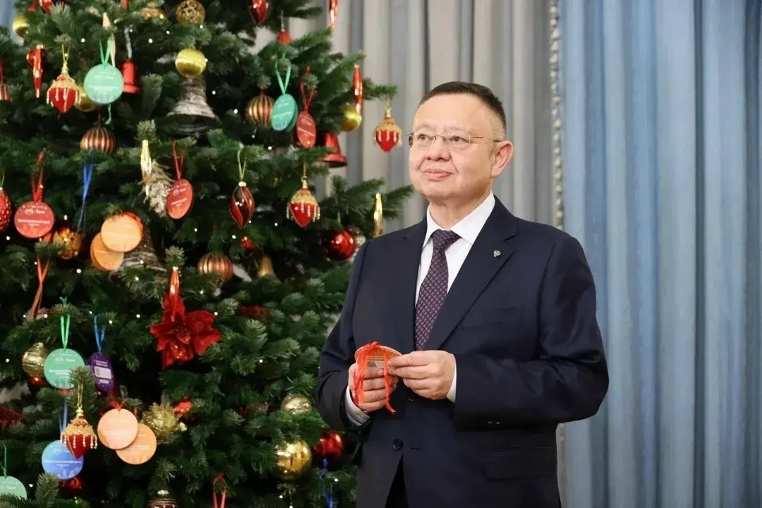 Министр строительства и ЖКХ РФ Ирек Файзуллин принял участие во Всероссийской акции «Елка желаний»