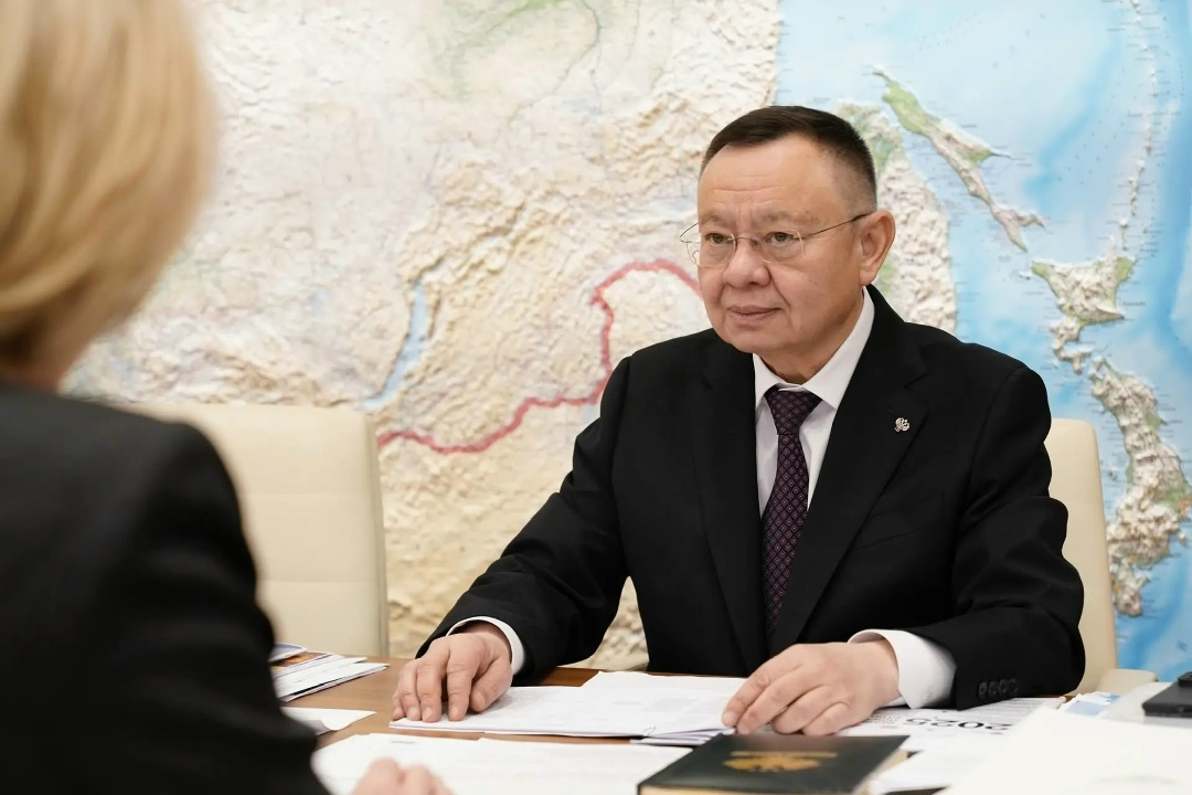 Глава Минстроя России Ирек Файзуллин провел рабочую встречу с аудитором Счетной палаты Натальей Труновой
